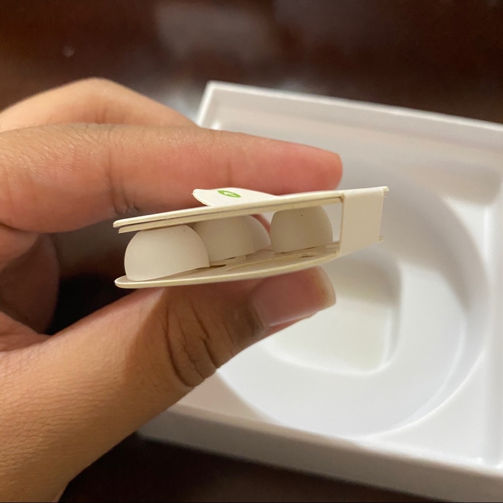 Apple AirPods Pro - Picture 6 of 7